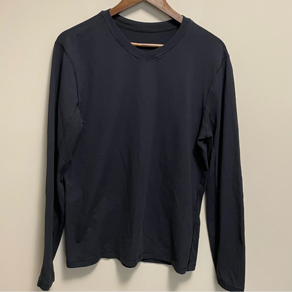 Lululemon Men’s V-neck Long Sleeve T-Shirt